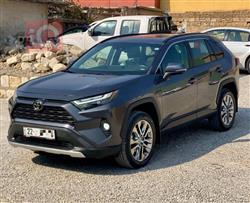 تۆیۆتا ڕاڤ 4